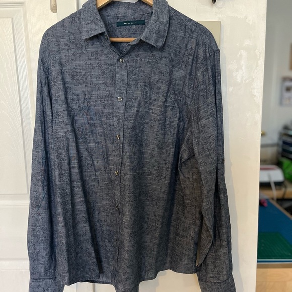 Blue button down with floral pattern - Picture 1 of 3